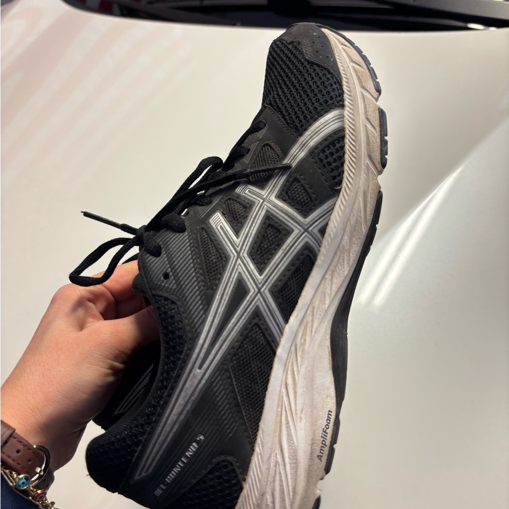 ASICS women’s Black Running Shoes